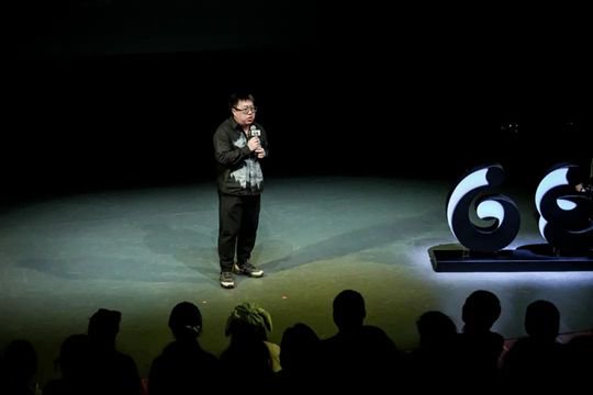 知名作家班宇