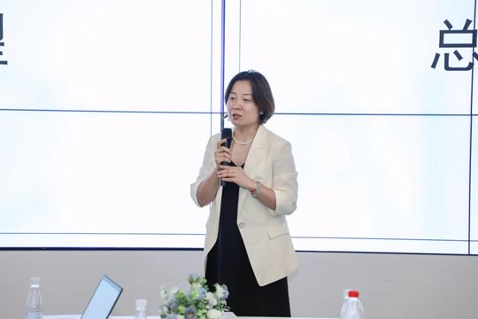 文化传媒学院副院长 曹小娟