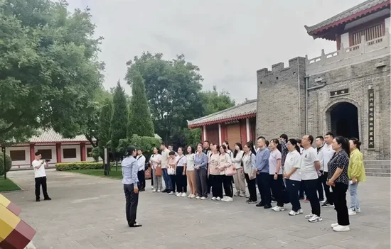 学校党员赴潼关杨震廉政博物馆参观学习