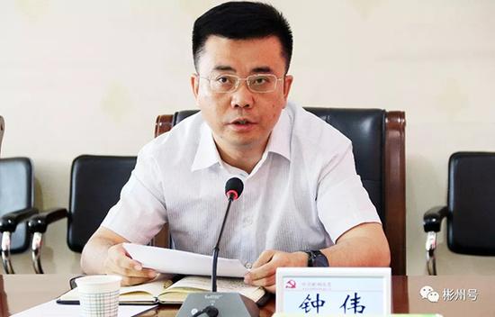 钟伟 彬州号微信公众号 图6月12日,陕西彬州迎来撤县设市后的首任市委书记。