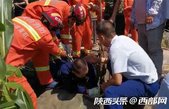 宝鸡消防员三探深井缺氧昏迷生死赛跑成功救出被困人员