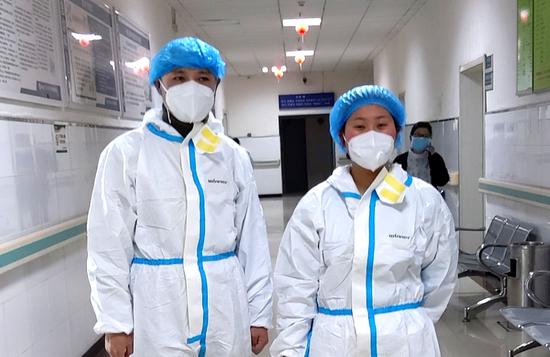 杨正与殷露准备出发执行转运任务