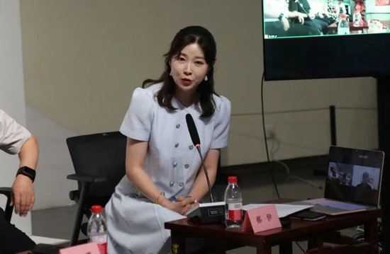 陕西省美术博物馆策展人郝伊主持活动