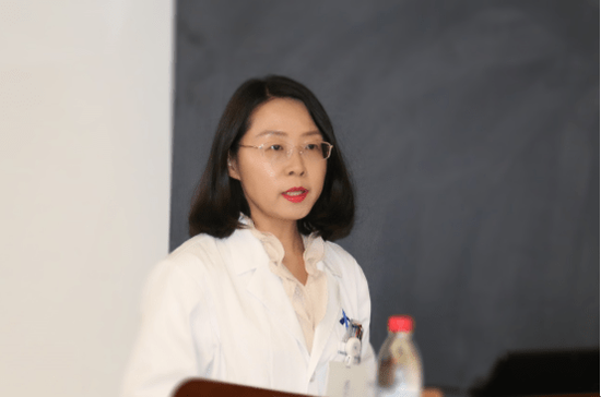 会议由交大一附院眼科黎黎副主任医师主持