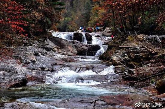 2、白鹿原省站旅游直通車