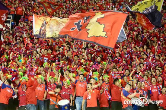 有著“圣朱雀”之稱的陜西省體育場主場足以讓所有人膽寒。