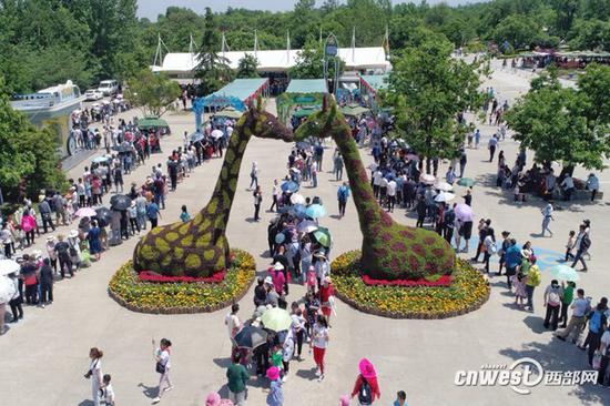 西安秦嶺野生動物園全景。