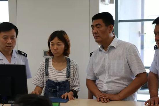 体验式调研 换位式思考 当好五星级服务员 浐