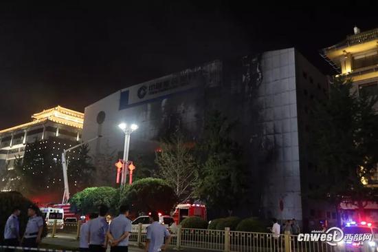 西安市南大街建设银行火灾 一男子不幸身亡