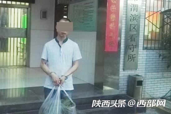 男子酒后辱警襲警,阻礙公安民警依法執(zhí)行公務(wù)被拘留。