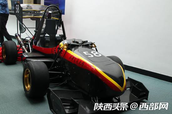 9月26日，西安交大毅行方程式车队发布2018赛季新车。