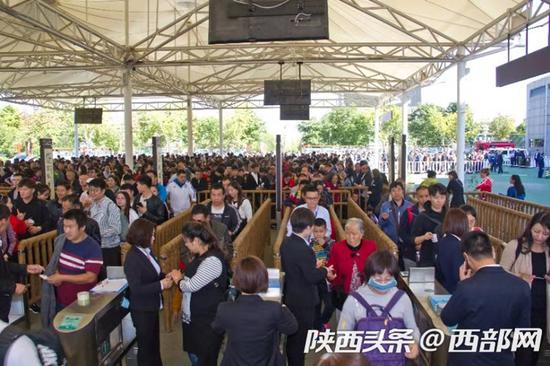 国庆黄金周,宝鸡各旅游景区人气火爆。