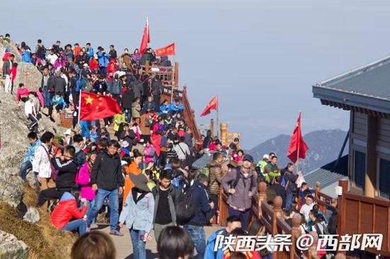 国庆黄金周,宝鸡各旅游景区人气火爆。
