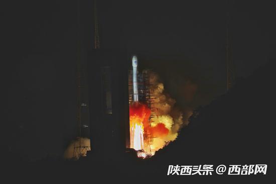 北斗三号全球导航系统第17颗卫星在西昌卫星发射中心成功发射。