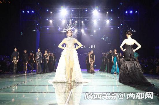 12月6日晚，2018丝绸之路国际时装周在西安开幕。