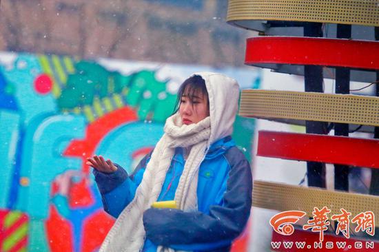 昨天上午，預報的雪終于來啦，這也是今冬第一場像樣的雪。