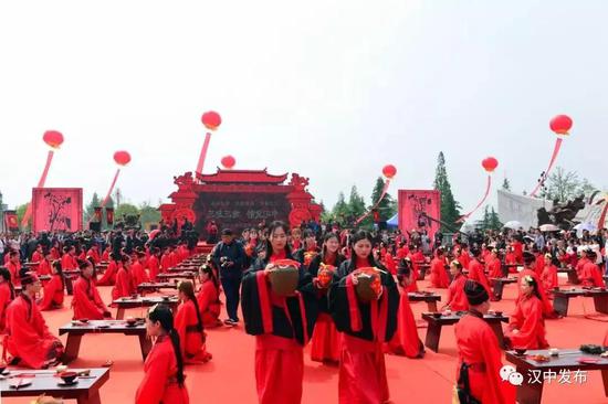 2019年陕西省总人口_陕西省教育厅总会计师刘宝平在2019年全国学生资助工作会(2)