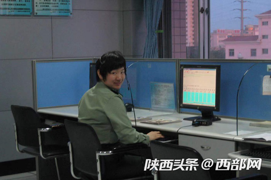 李聪在部队时她当过接线员。