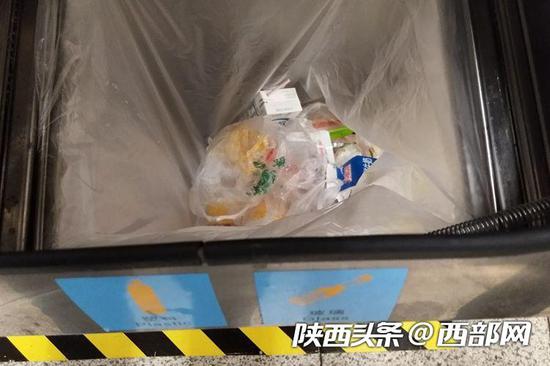 西安地铁率先推出分类垃圾箱,你学会扔垃圾了吗?