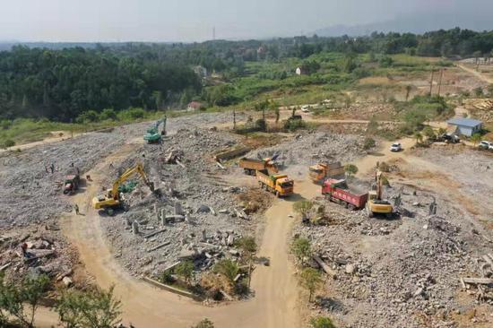 违建别墅已基本拆除完毕。新京报拍者 摄