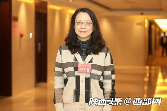 严红:建议规范护工行业市场 培养高素质从业人员