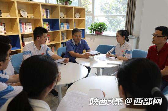 西安高新一中学生的这份模拟提案 将被政协委员带上全国“两会”