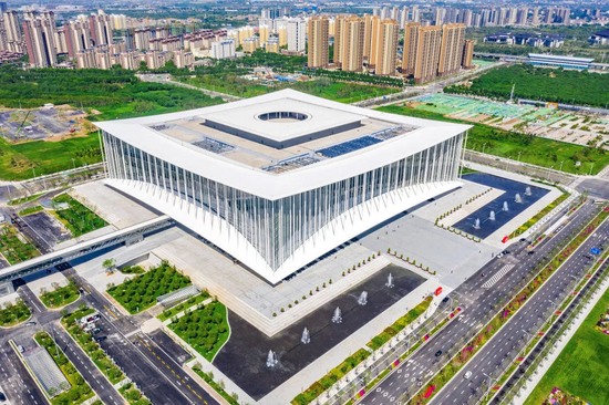 绿色环绕,鲜花相伴,西安会展新地标真靓!