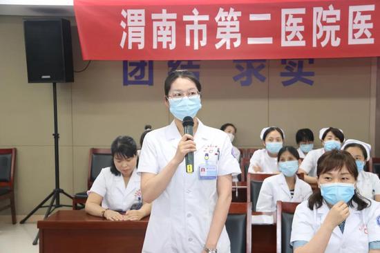 渭南市第二医院召开医学美容中心开业一周年座谈会