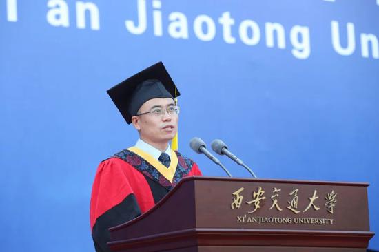 教师代表赵立波教授发言