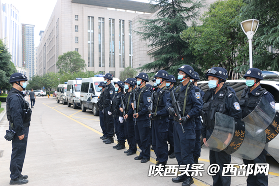  遵照最高人民法院下达的执行死刑命令，宝鸡中院对故意杀人犯依法执行死刑。