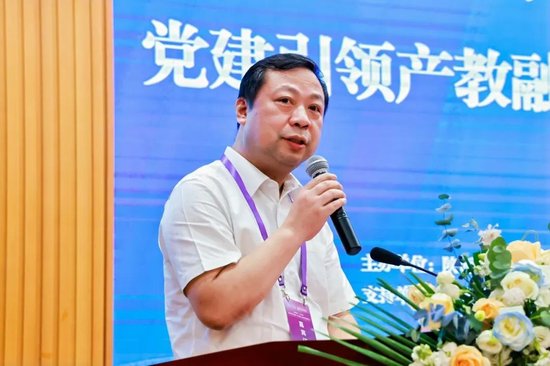 中国市场调查研究中心主任沈广忠发言