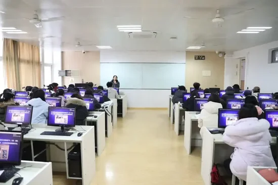 西安培华学院开学第一天