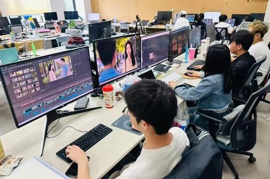 艾德艺术设计学院DEL工作室学生制作AI短剧中
