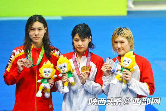 浙江选手余依婷夺得十四运会女子200米个人混合泳金牌