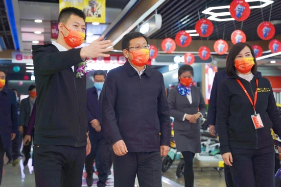 蒿慧杰副省长一行莅临国美门店参观指导
