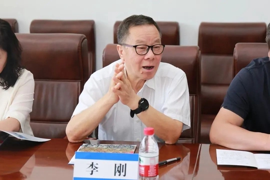 “致敬最美教师”公益行走进西北大学(滑动查看更多)