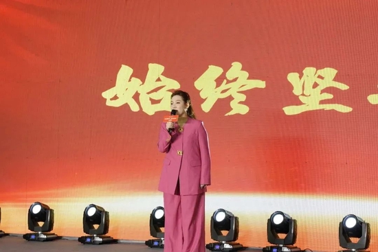 金秀杰《追光》