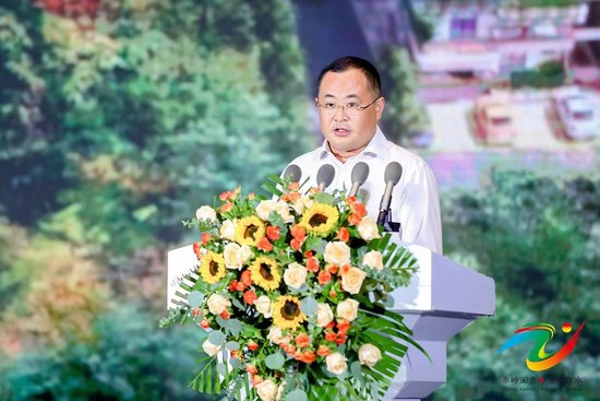 柞水县委常委、副县长冯锐推介“宜居房产·乐享生活”项目