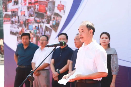商洛市慈善协会常务副会长陈知武讲话