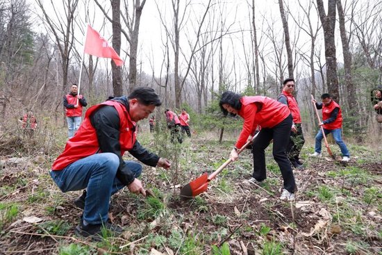 ‘守护绿色星球 幸福你我他’公益植树活动