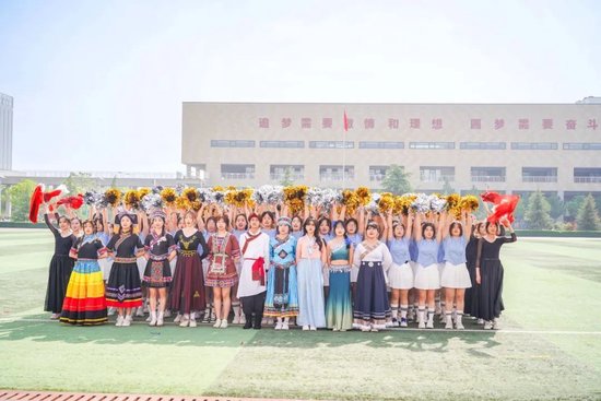 计算机工程学院团体操《逐光》