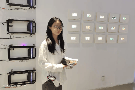 展览中的赵一鸣