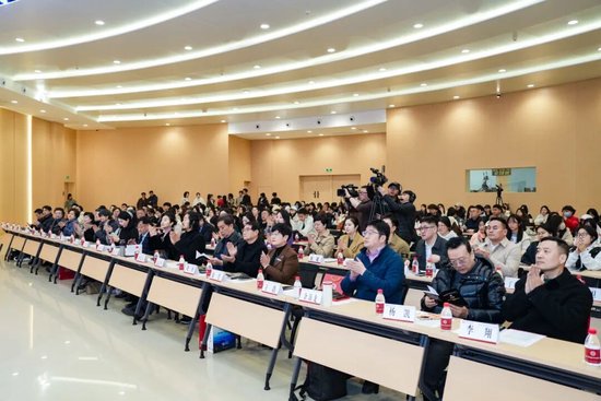 第四届万众悦读朗读大会陕西站启动仪式在西安培华学院举办