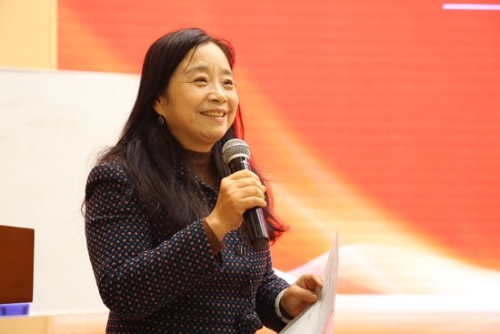 此次比赛由教务管理中心主任刘改琳主持