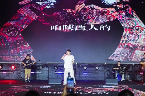 程渤智演唱