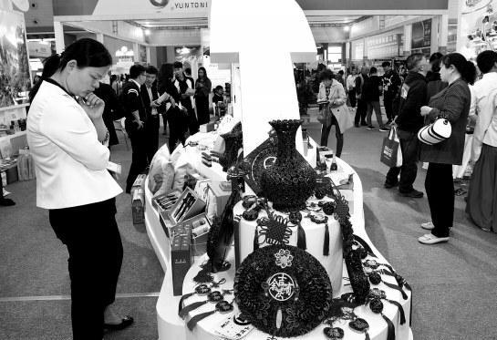 各具特色的旅游纪念品