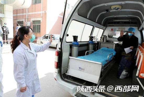 唐都醫院又一例危重患者治愈出院。