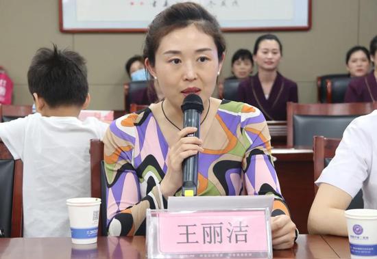 渭南市第二医院召开医学美容中心开业一周年座谈会