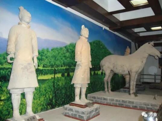 丨临潼博物馆展出的兵马俑，是赵康民亲手修复的。