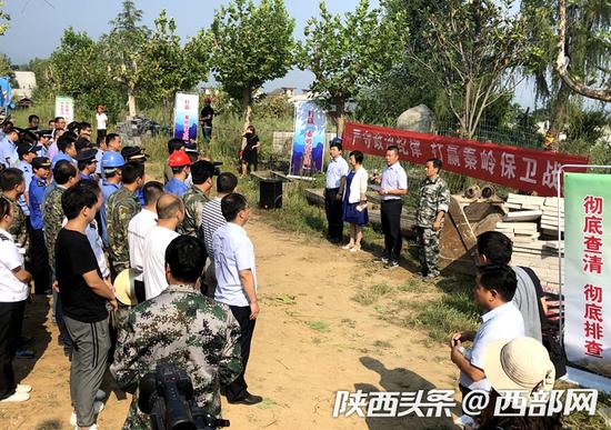 鄠邑區秦嶺北麓違建集中拆除行動現場。
